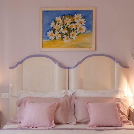 Tre Civette Sul Como Bed and Breakfast Marina di Massa Eksteriør billede