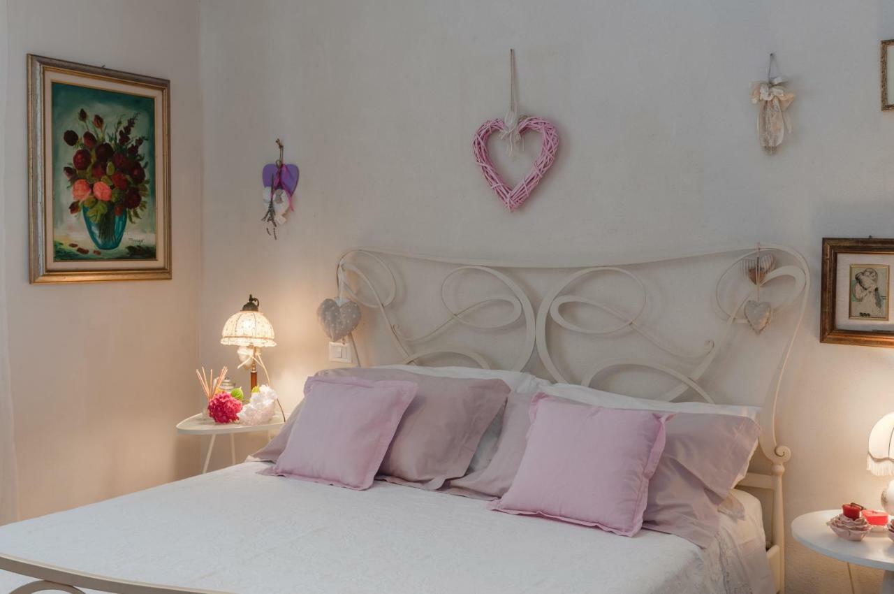 Tre Civette Sul Como Bed and Breakfast Marina di Massa Eksteriør billede