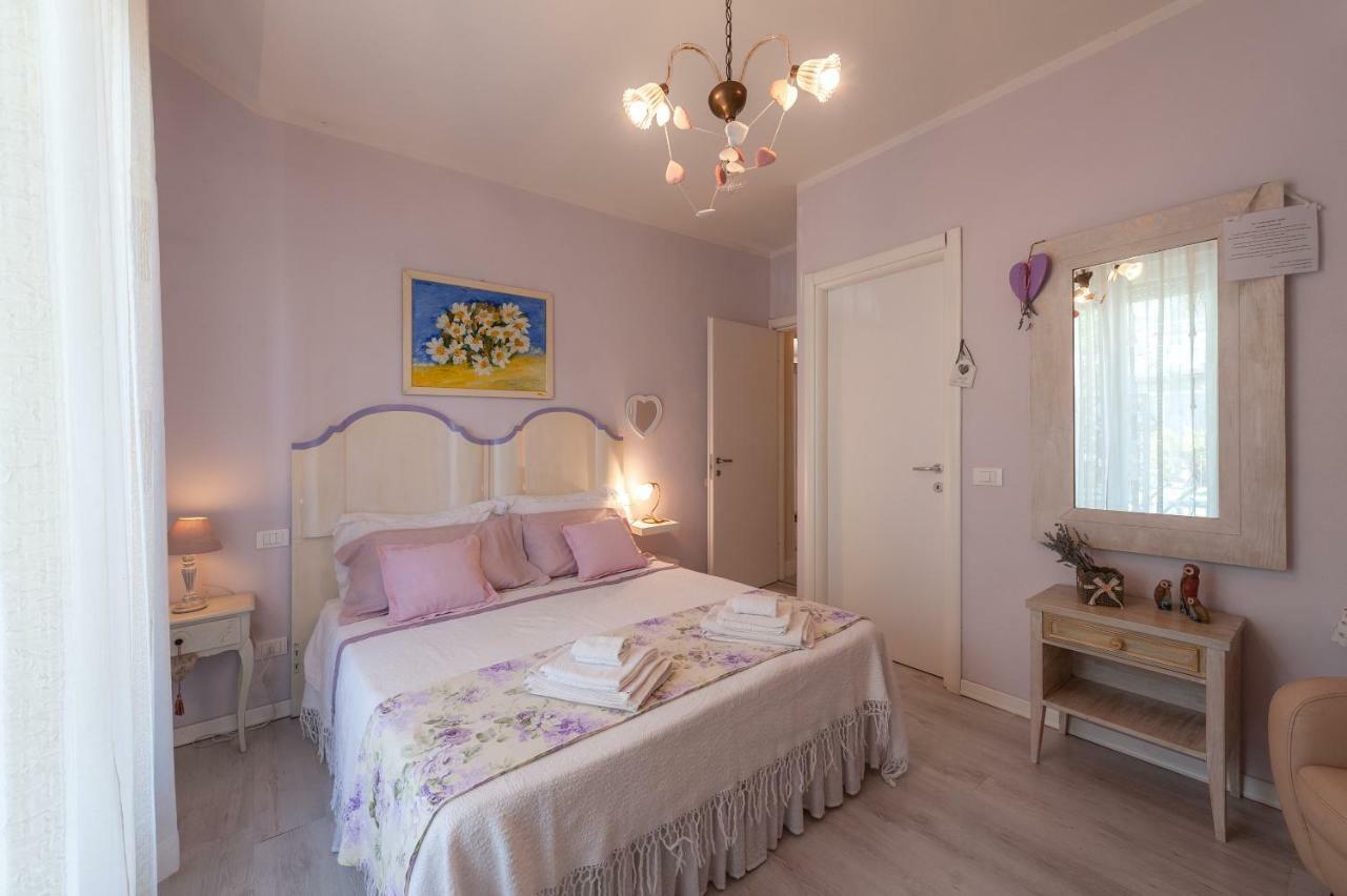 Tre Civette Sul Como Bed and Breakfast Marina di Massa Eksteriør billede